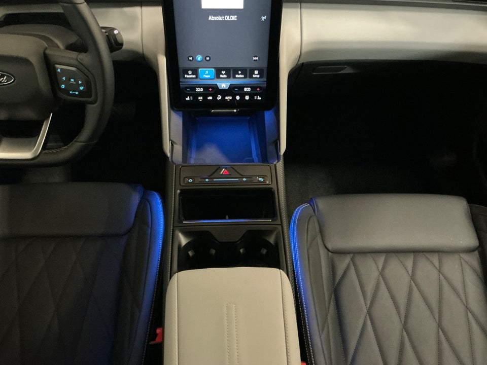 Ford Explorer 77 Premium Extended Range 5d