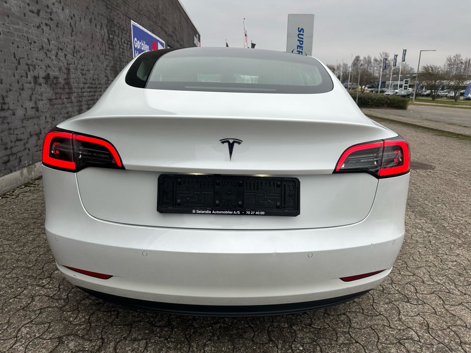 Tesla Model 3 Standard Range+ RWD 4d