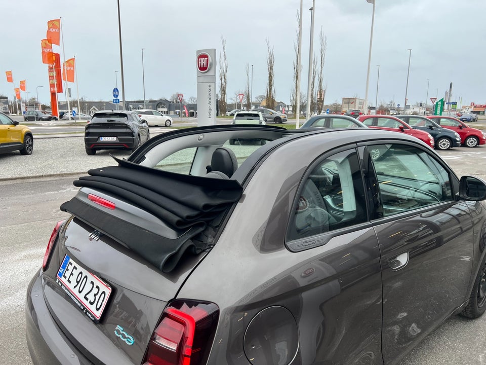 Fiat 500e 42 Icon Cabrio 2d