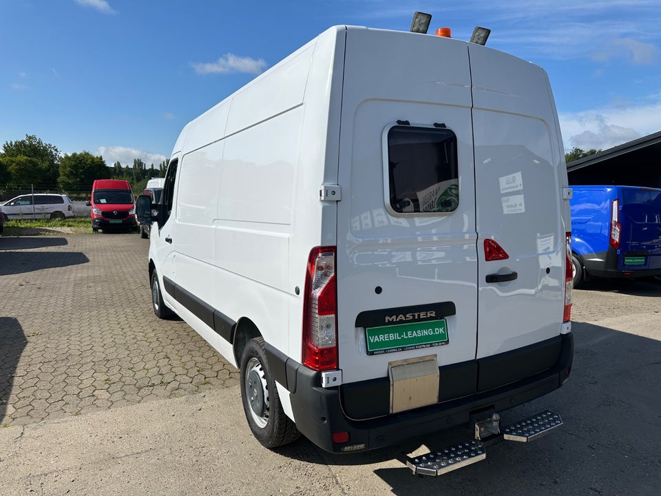 Renault Master IV T33 2,3 dCi 150 L2H2 Kassevogn