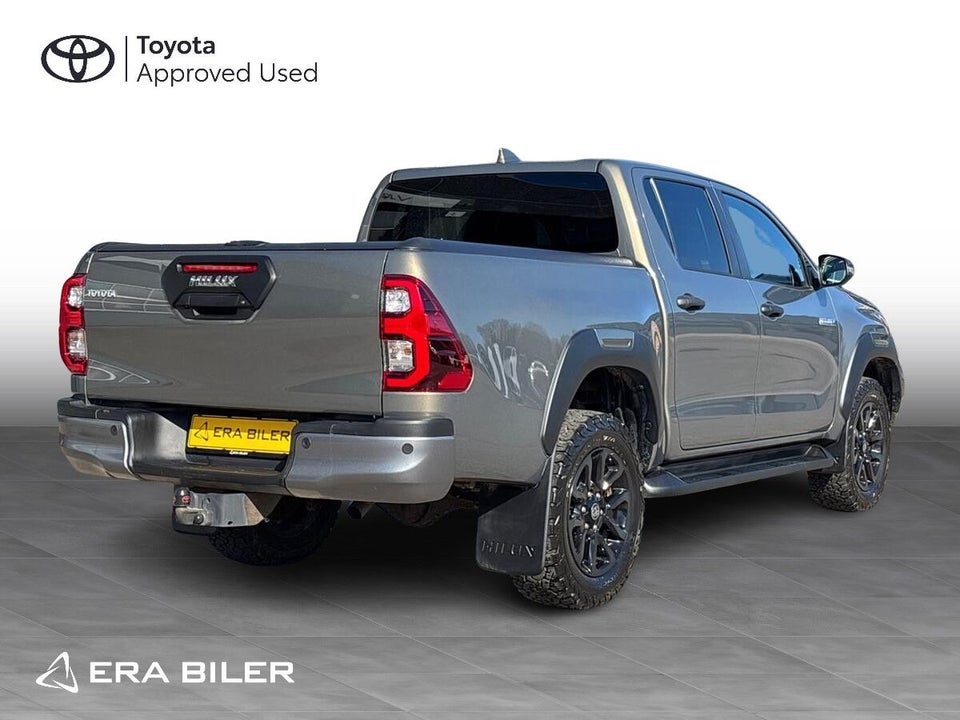 Toyota HiLux 2,8 D T4 Invincible Db.Kab aut. 4d