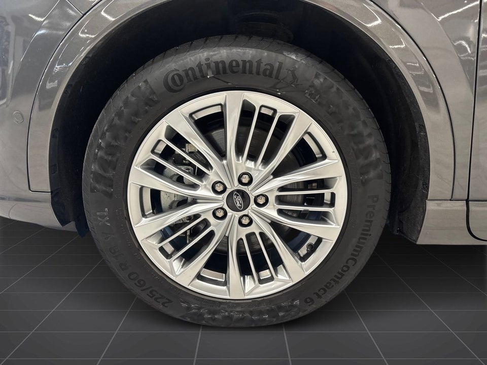 Ford Kuga 2,5 PHEV Vignale CVT 5d