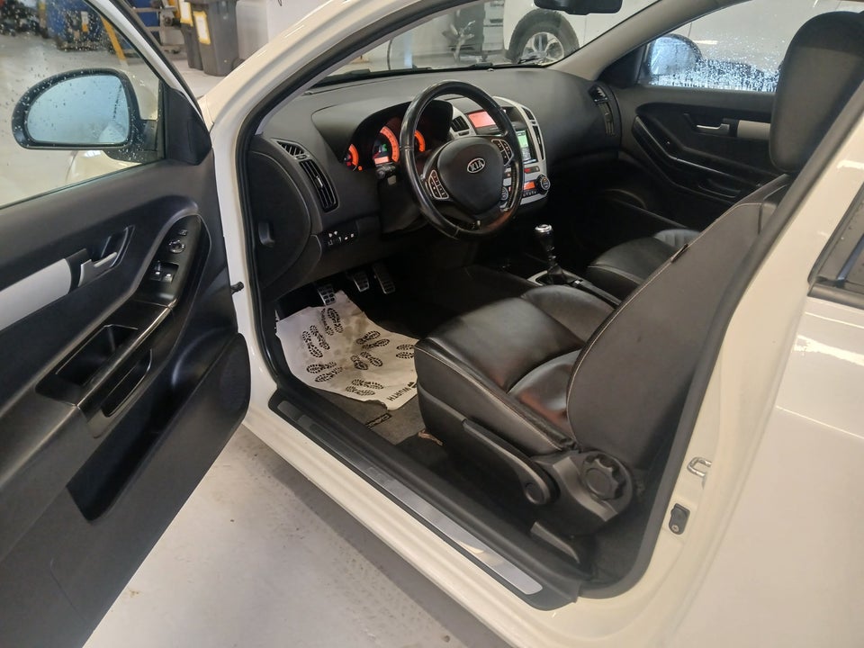 Kia Ceed 1,6 CRDi Sport 5d