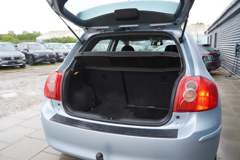 Toyota Auris 1,6 Luna 5d