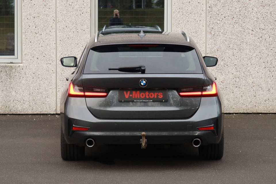 BMW 320d 2,0 Touring Connected aut. 5d