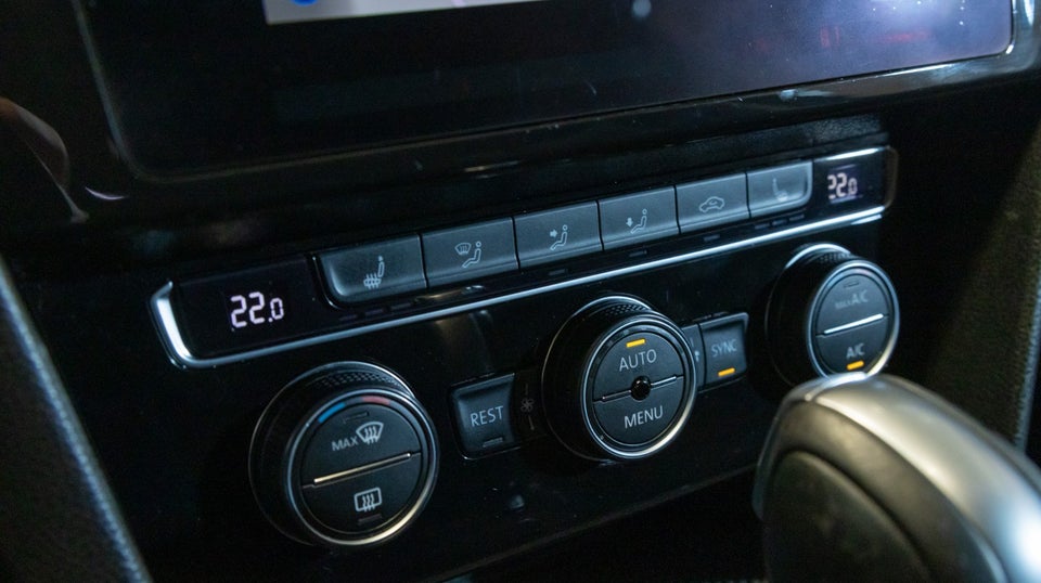 VW Passat 2,0 TDi 150 Elegance+ Variant DSG 5d