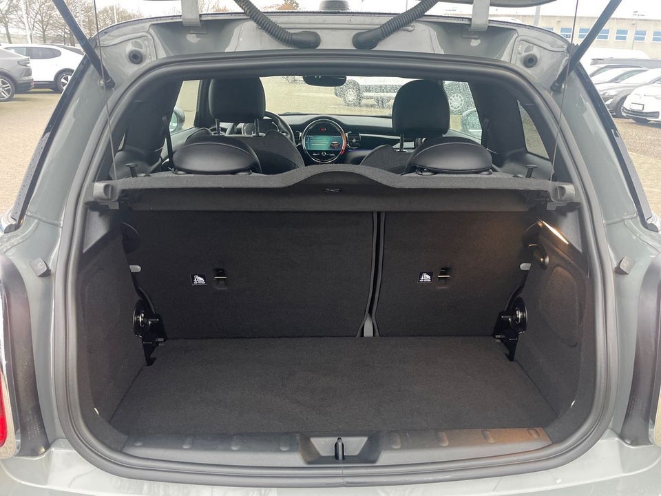 MINI Cooper SE Classic Trim 3d