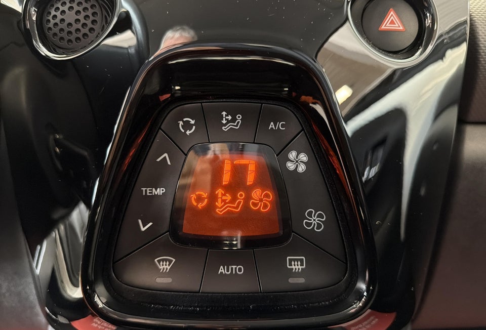 Peugeot 108 1,0 e-VTi 72 Allure+ 5d