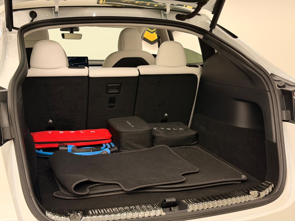 Tesla Model Y Long Range AWD 5d