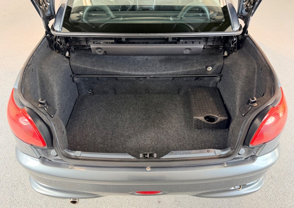 Peugeot 206 1,6 16V CC 2d