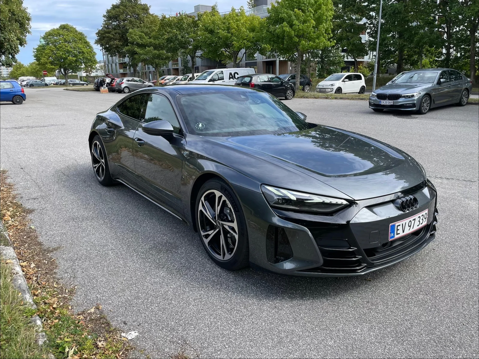 Audi e-tron GT quattro 4d