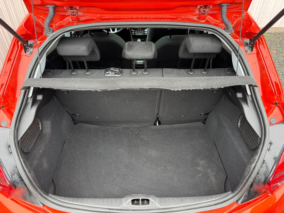 Peugeot 208 1,2 VTi 82 Allure 5d