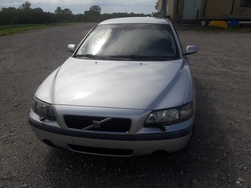 Volvo S60 2,5 T Business 4d