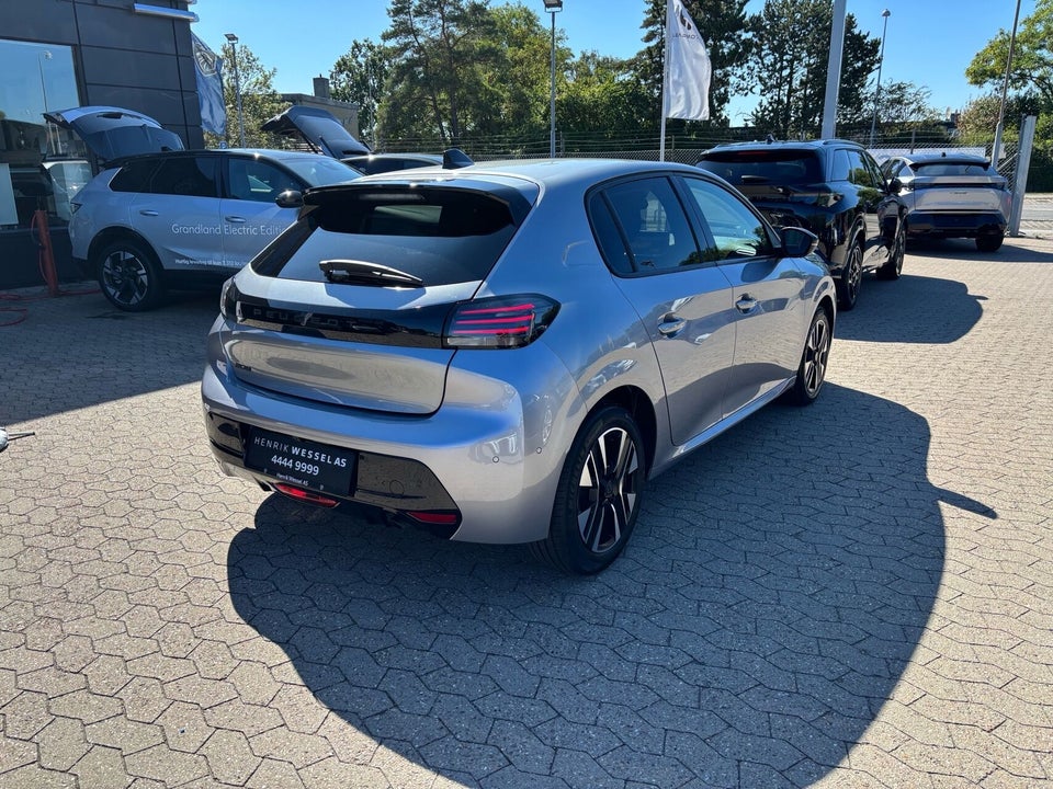 Peugeot 208 1,2 PureTech 100 Allure+ 5d
