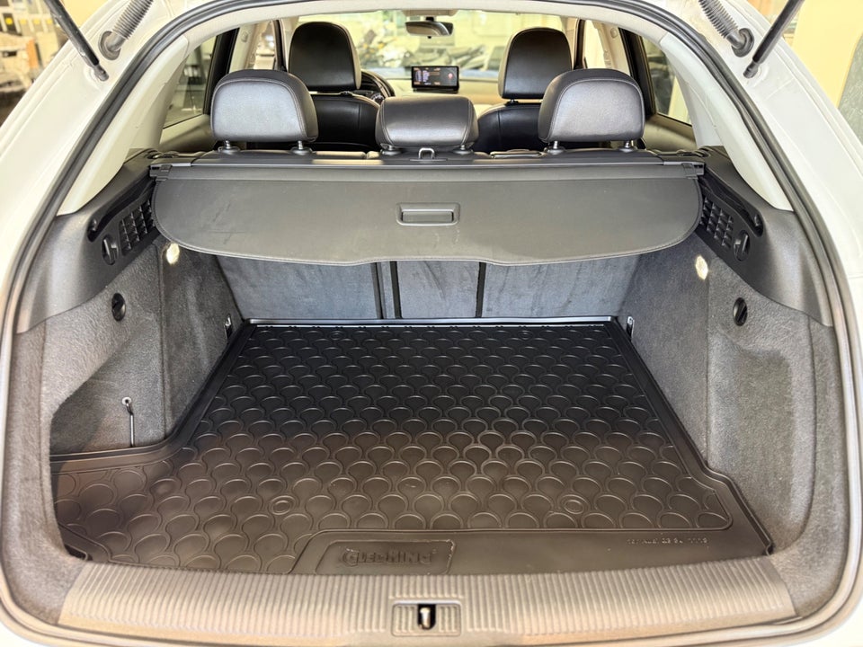 Audi Q3 2,0 TFSi 200 S-line S-tr. 5d