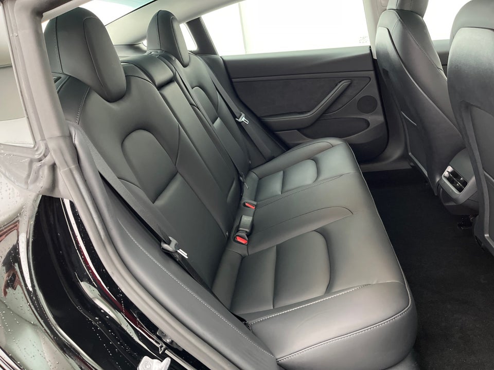 Tesla Model 3 Long Range RWD 4d