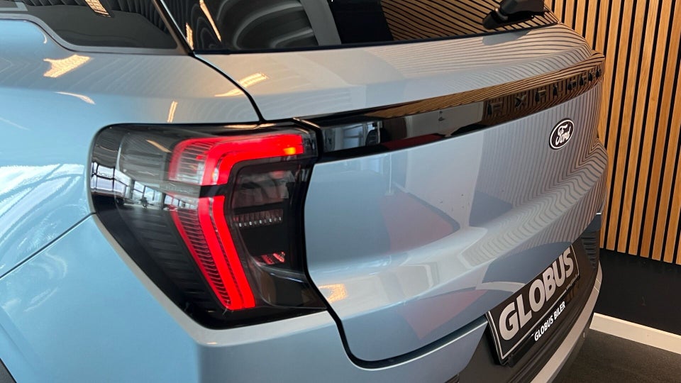 Ford Explorer 79 Premium Extended Range AWD 5d