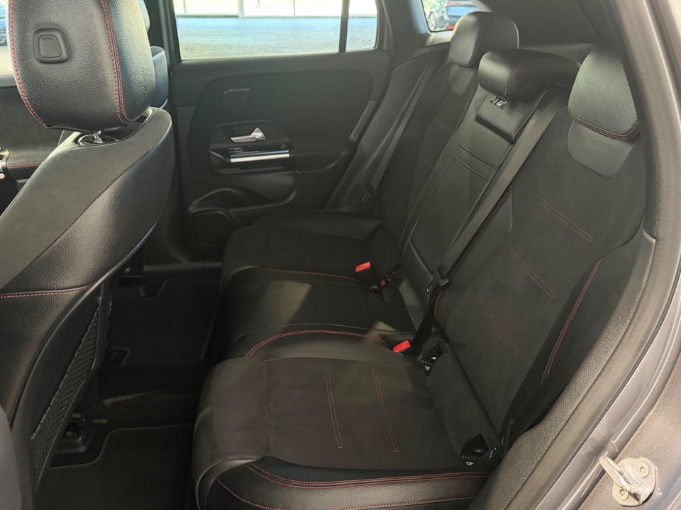 Mercedes EQA300 AMG Line 4Matic 5d
