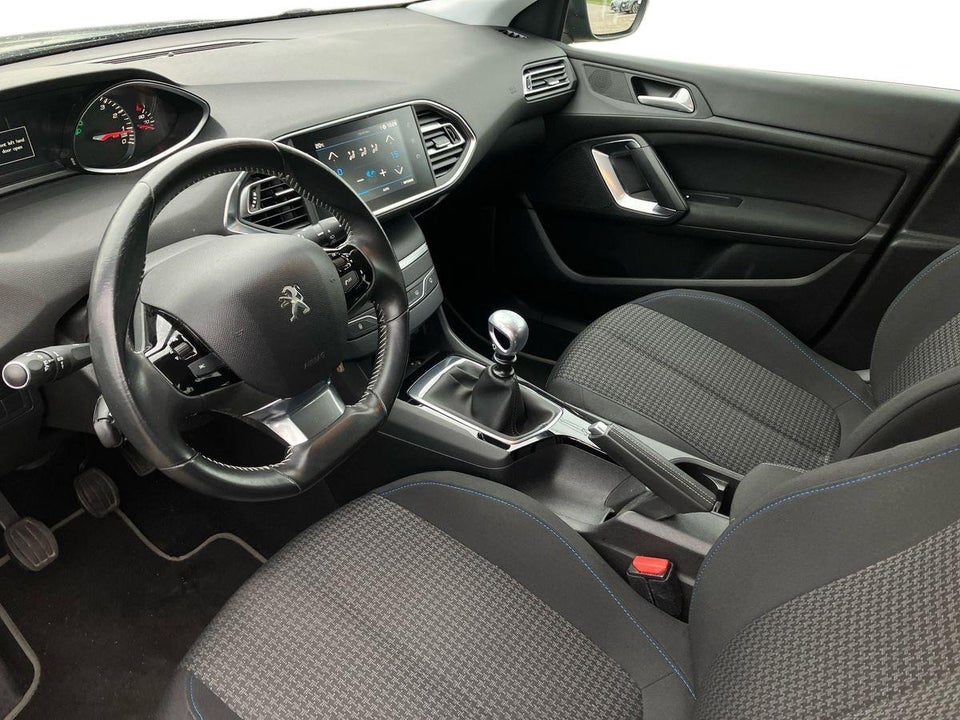 Peugeot 308 1,2 PureTech 130 Style 5d