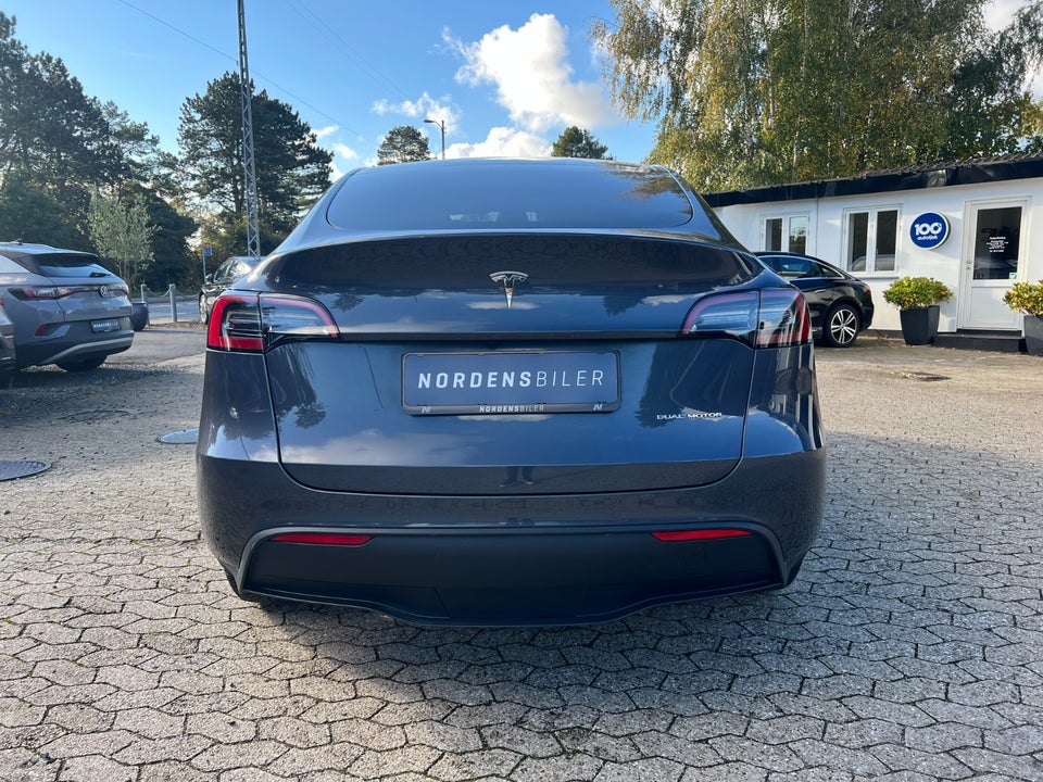 Tesla Model Y Long Range AWD 5d