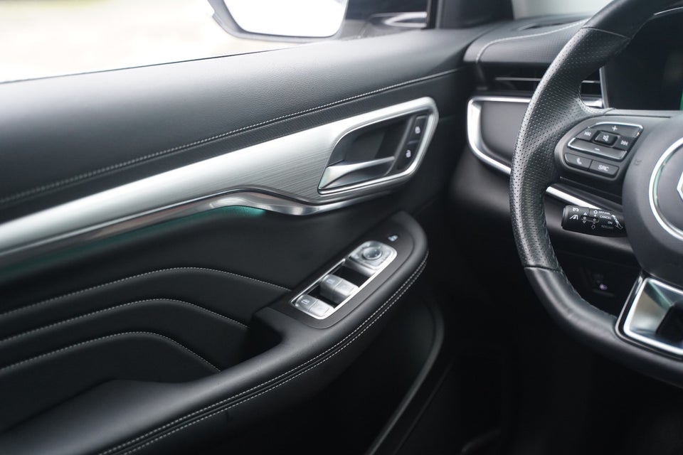 MG Marvel R Luxury 5d