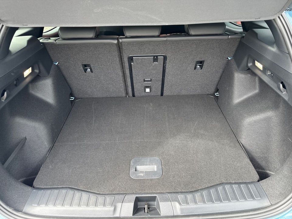 Ford Explorer 77 Premium Extended Range 5d