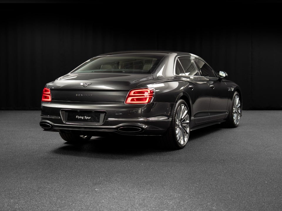 Bentley Flying Spur 4,0 V8 Hybrid Mulliner aut. 4d