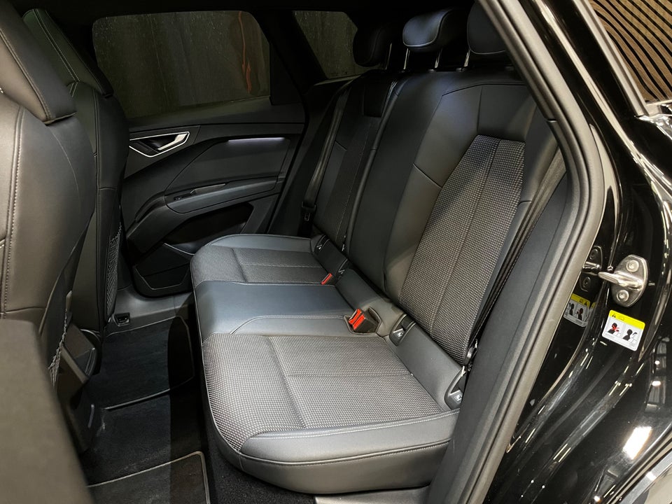 Audi Q4 e-tron 40 S-line 5d