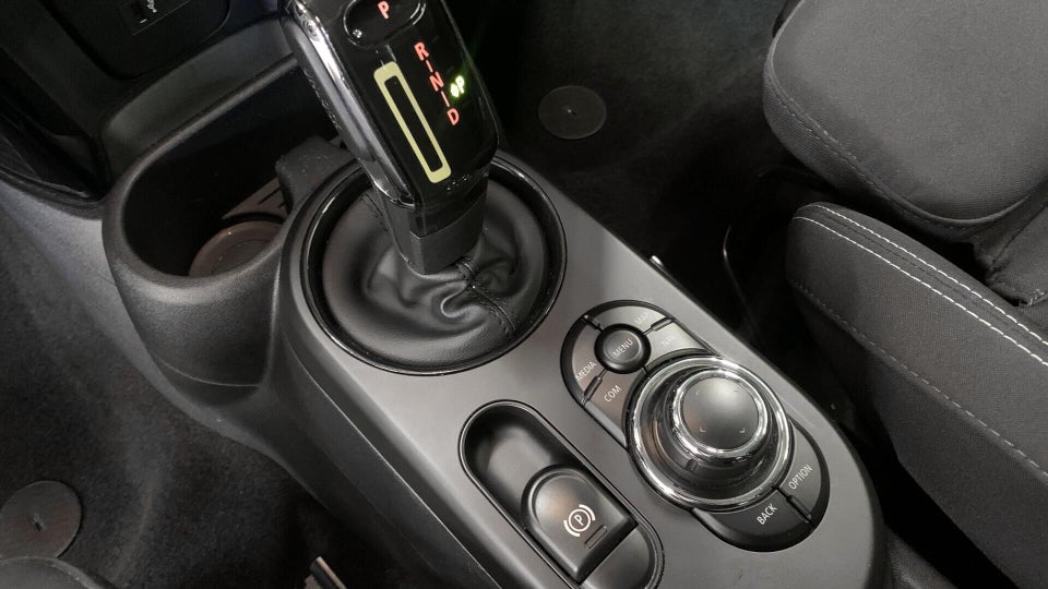 MINI Cooper SE Essential 3d