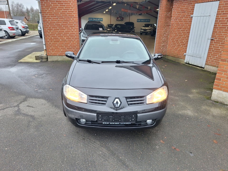 Renault Megane II 1,6 CC 2d