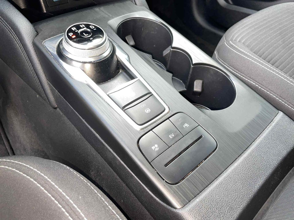 Ford Kuga 2,5 PHEV Titanium CVT 5d