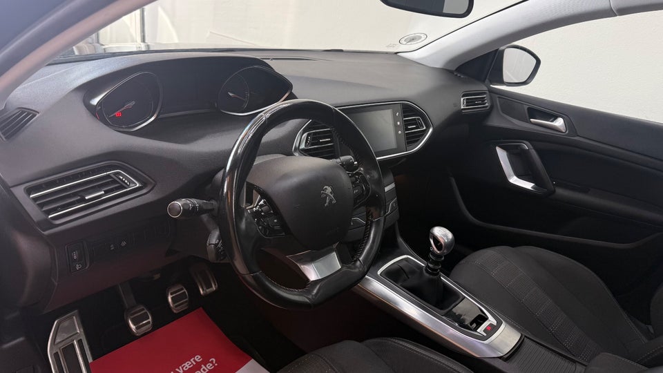 Peugeot 308 1,2 e-THP 130 Allure Sky SW 5d