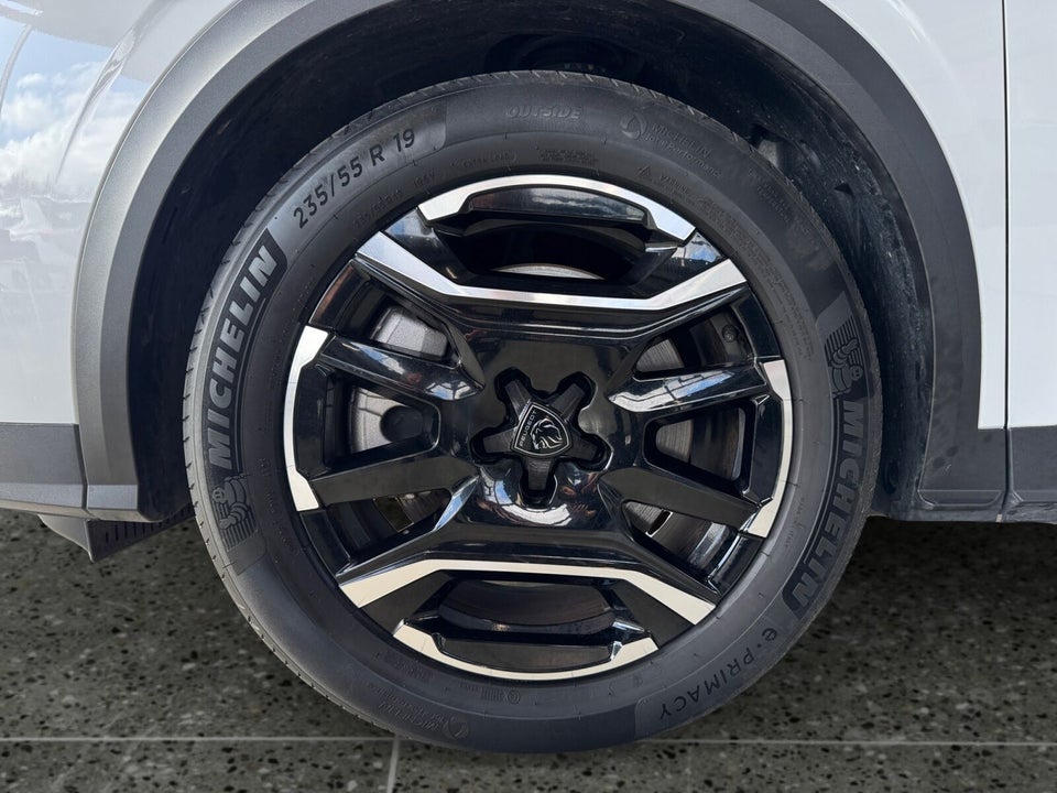 Peugeot e-3008 77 GT Pack 5d