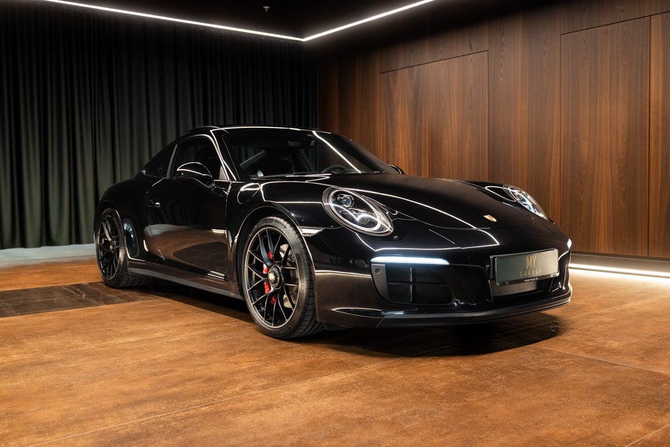 Porsche 911 Carrera 4 GTS 3,0 Coupé PDK 2d