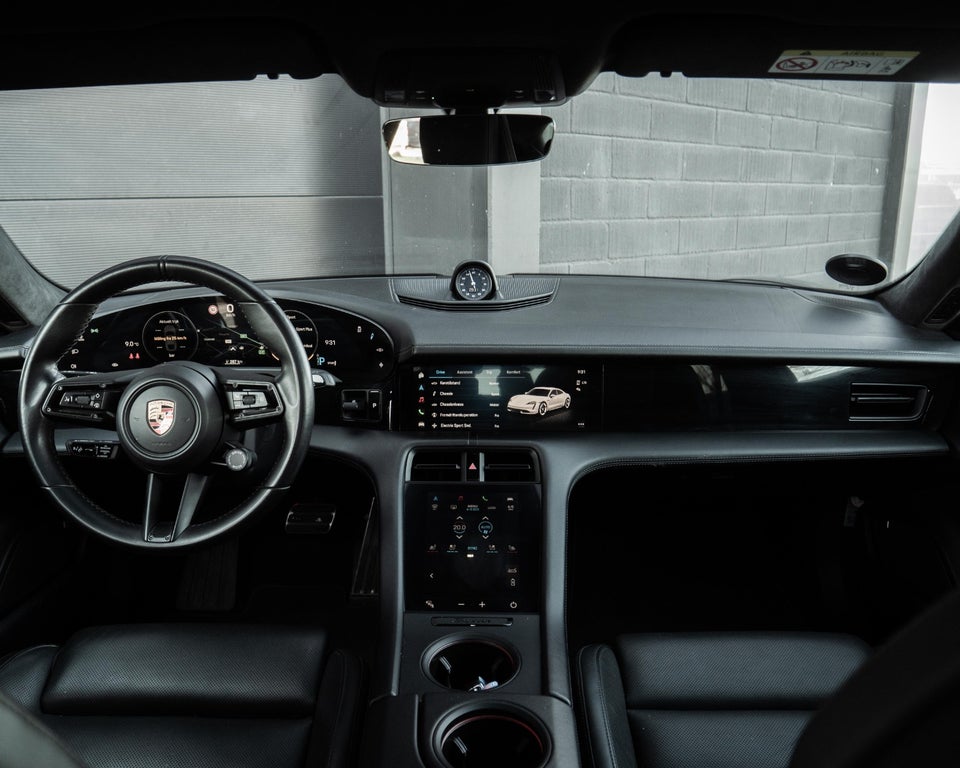 Porsche Taycan Turbo Performance+ 4d