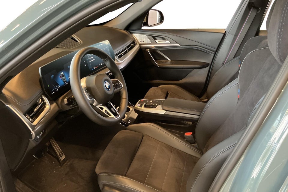 BMW iX1 eDrive20 M-Sport Pro 5d