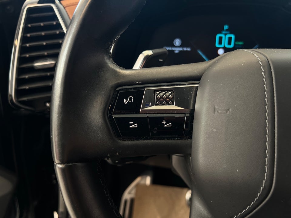 DS DS 7 CrossBack 1,6 E-Tense Opera EAT8 AWD 5d