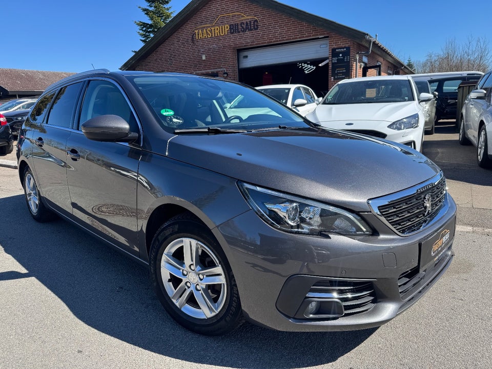 Peugeot 308 1,2 e-THP 130 Allure Sky SW 5d