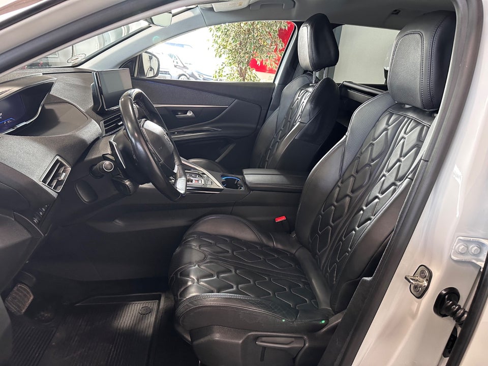 Peugeot 3008 1,6 Hybrid4 Allure Pack Limited EAT8 Van 5d