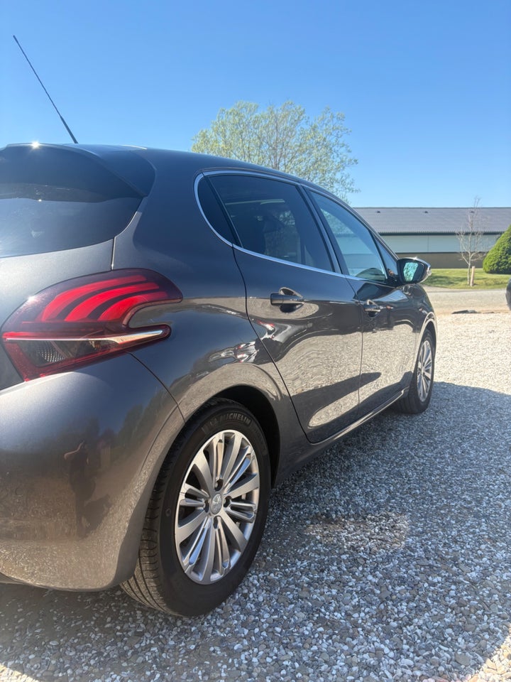 Peugeot 208 1,6 BlueHDi 100 Envy+ 5d