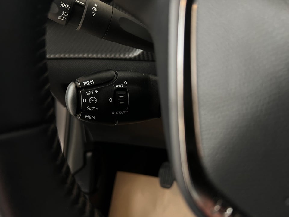 Peugeot 208 1,2 PureTech 100 Active 5d