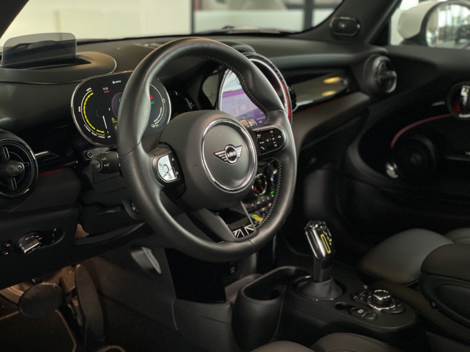 MINI Cooper SE Maximise 3d