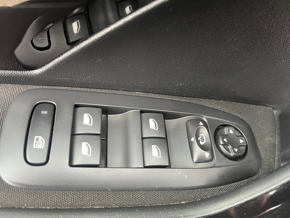 Peugeot 208 1,6 BlueHDi 100 Allure 5d