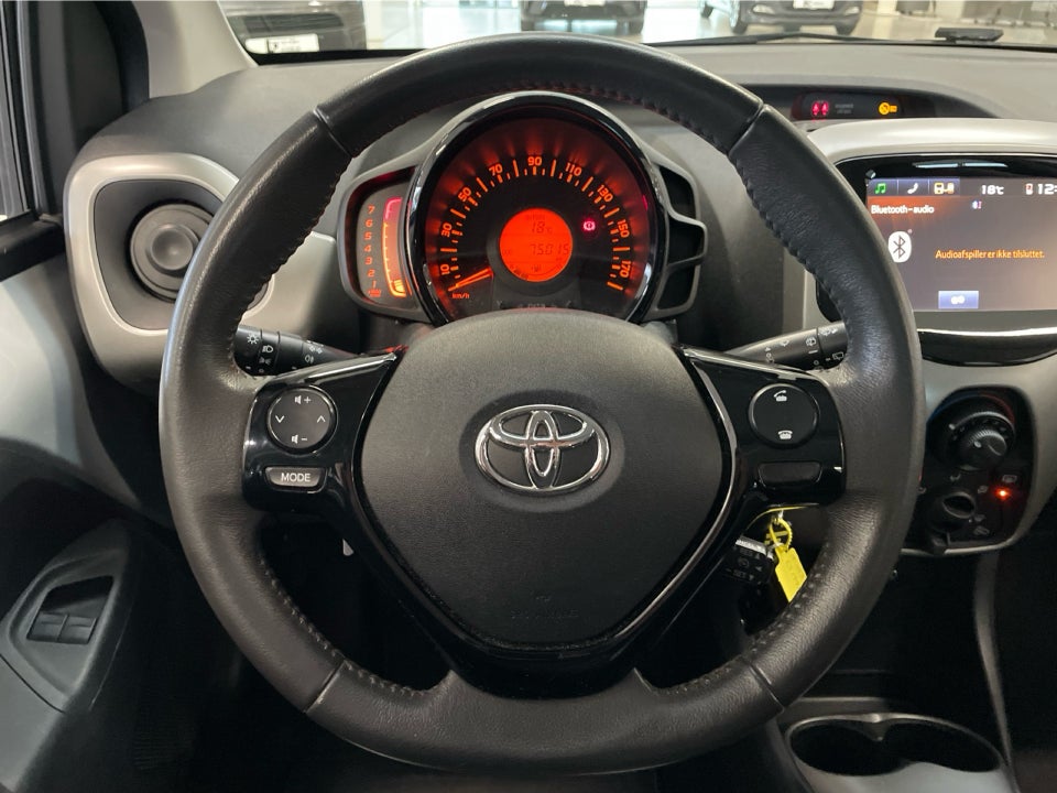 Toyota Aygo 1,0 VVT-i x-play 5d