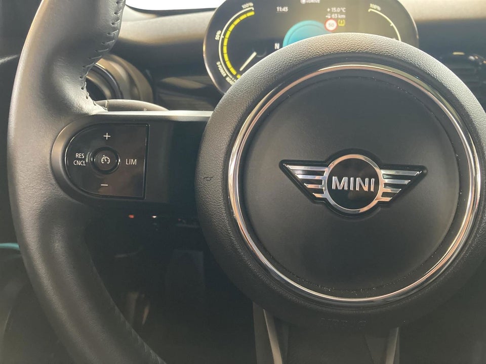 MINI Cooper SE Camden 3d