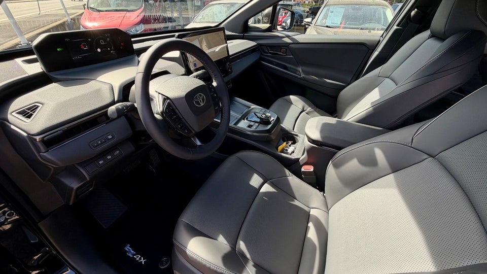 Toyota bZ4X 73 Lounge 5d