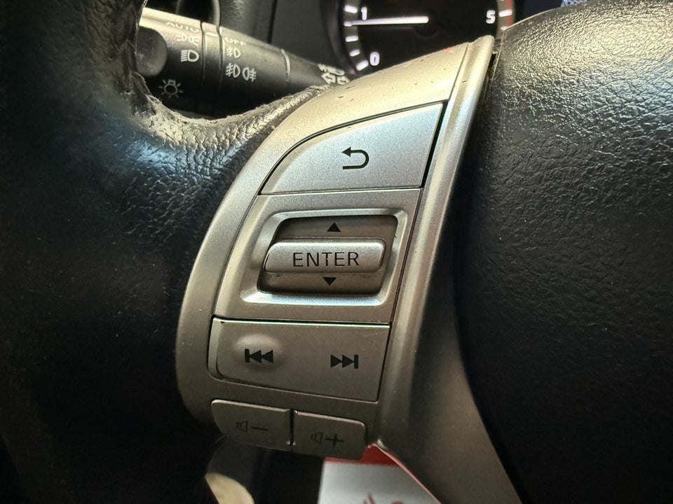 Nissan Navara 2,3 dCi 190 Db.Kab N-Connecta aut. 4d