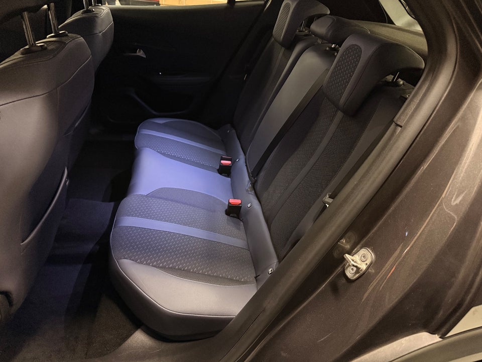 Peugeot 2008 1,5 BlueHDi 130 Allure EAT8 5d