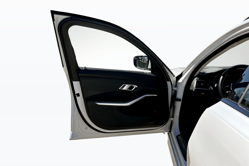 BMW 330e 2,0 Touring Sport Line aut. 5d