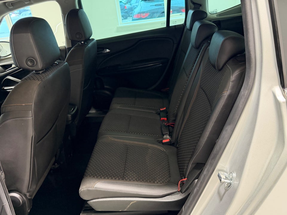 Opel Zafira Tourer 1,4 T 140 Innovation 7prs 5d